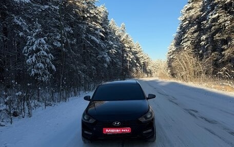 Hyundai Solaris II рестайлинг, 2018 год, 1 100 000 рублей, 1 фотография