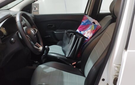 Renault Logan II, 2019 год, 1 099 000 рублей, 5 фотография