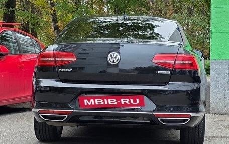 Volkswagen Passat B8 рестайлинг, 2016 год, 1 590 000 рублей, 14 фотография