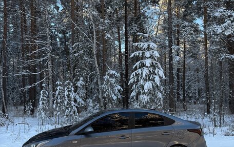 Hyundai Solaris II рестайлинг, 2018 год, 1 100 000 рублей, 3 фотография