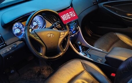 Hyundai Sonata VI, 2010 год, 980 000 рублей, 6 фотография