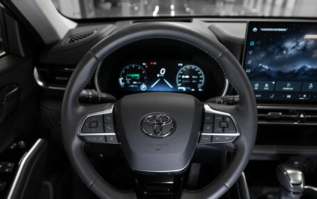 Toyota Highlander, 2025 год, 5 800 000 рублей, 11 фотография