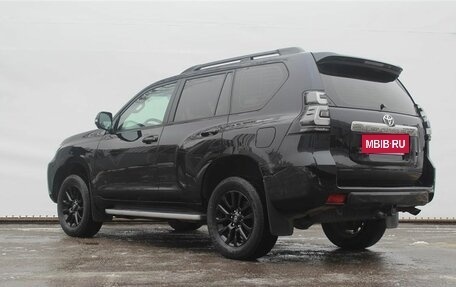 Toyota Land Cruiser Prado 150 рестайлинг 2, 2021 год, 6 500 000 рублей, 7 фотография