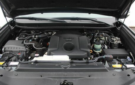 Toyota Land Cruiser Prado 150 рестайлинг 2, 2021 год, 6 500 000 рублей, 11 фотография