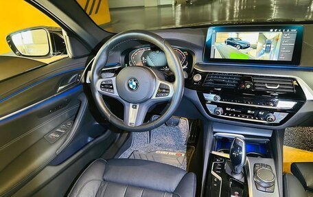 BMW 5 серия, 2023 год, 5 400 000 рублей, 10 фотография