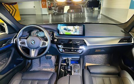 BMW 5 серия, 2023 год, 5 400 000 рублей, 13 фотография