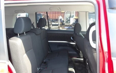 Toyota ISis I, 2012 год, 1 350 000 рублей, 14 фотография