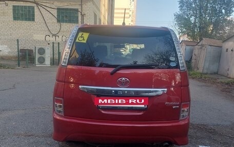 Toyota ISis I, 2012 год, 1 350 000 рублей, 2 фотография