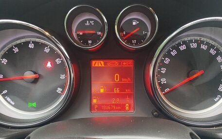 Opel Insignia II рестайлинг, 2013 год, 1 350 000 рублей, 10 фотография