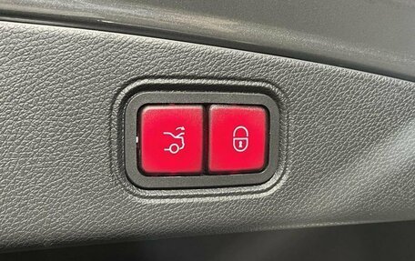 Mercedes-Benz E-Класс AMG, 2018 год, 5 800 000 рублей, 27 фотография