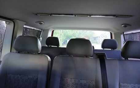 Volkswagen Caravelle T5, 2007 год, 1 350 000 рублей, 26 фотография