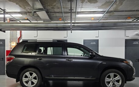 Toyota Highlander III, 2011 год, 2 650 000 рублей, 6 фотография