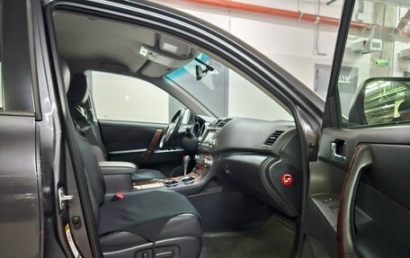 Toyota Highlander III, 2011 год, 2 650 000 рублей, 11 фотография