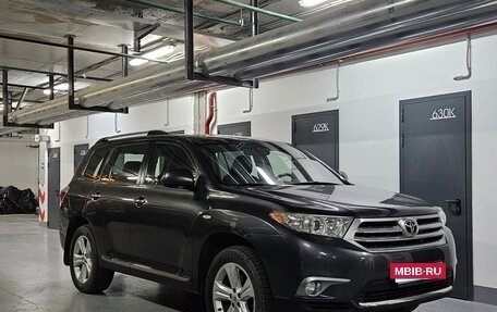 Toyota Highlander III, 2011 год, 2 650 000 рублей, 4 фотография