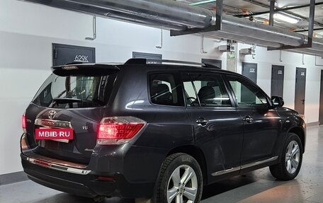 Toyota Highlander III, 2011 год, 2 650 000 рублей, 7 фотография