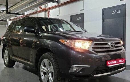 Toyota Highlander III, 2011 год, 2 650 000 рублей, 5 фотография