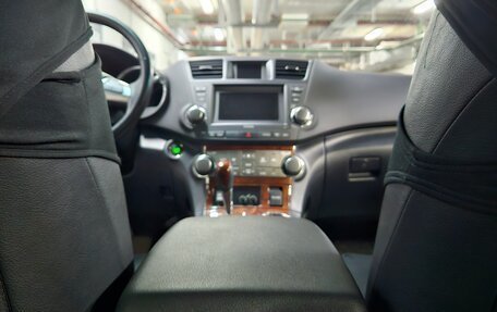 Toyota Highlander III, 2011 год, 2 650 000 рублей, 19 фотография