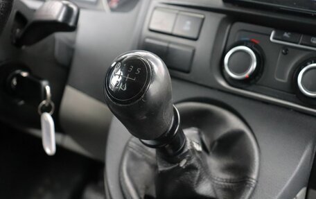 Volkswagen Caravelle T5, 2011 год, 1 639 000 рублей, 10 фотография