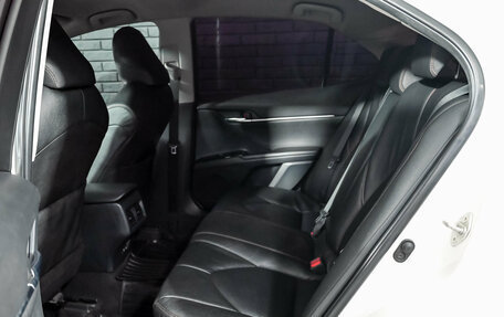 Toyota Camry, 2018 год, 2 500 000 рублей, 21 фотография