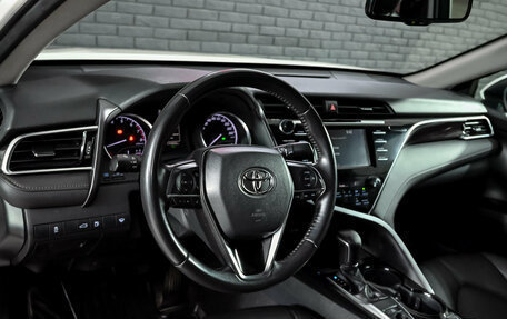 Toyota Camry, 2018 год, 2 500 000 рублей, 13 фотография