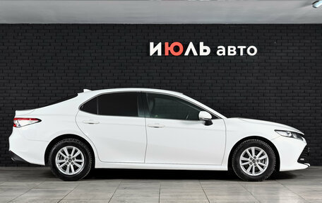 Toyota Camry, 2018 год, 2 500 000 рублей, 10 фотография