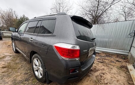 Toyota Highlander III, 2012 год, 2 000 000 рублей, 4 фотография