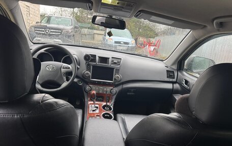 Toyota Highlander III, 2012 год, 2 000 000 рублей, 6 фотография