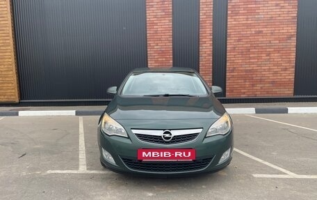 Opel Astra J, 2011 год, 680 000 рублей, 2 фотография