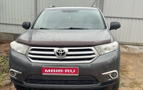 Toyota Highlander III, 2012 год, 2 000 000 рублей, 1 фотография