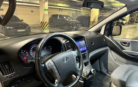 Hyundai Grand Starex Grand Starex I рестайлинг 2, 2019 год, 2 370 000 рублей, 13 фотография