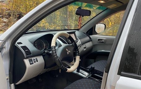 Mitsubishi L200 IV рестайлинг, 2011 год, 1 300 000 рублей, 3 фотография