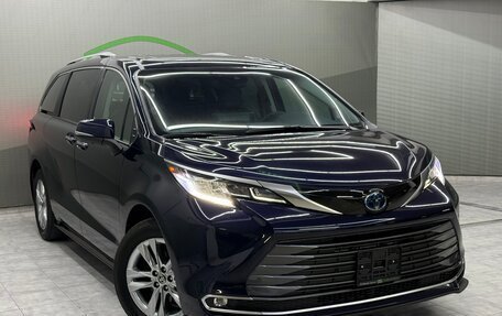 Toyota Sienna, 2022 год, 5 150 000 рублей, 1 фотография