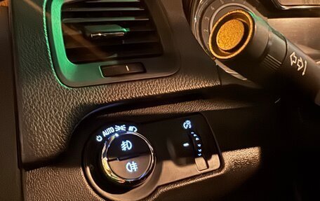 Opel Insignia II рестайлинг, 2014 год, 1 200 000 рублей, 26 фотография