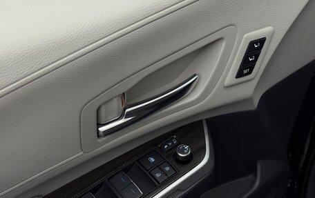 Toyota Sienna, 2022 год, 5 150 000 рублей, 6 фотография