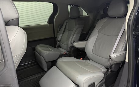 Toyota Sienna, 2022 год, 5 150 000 рублей, 16 фотография