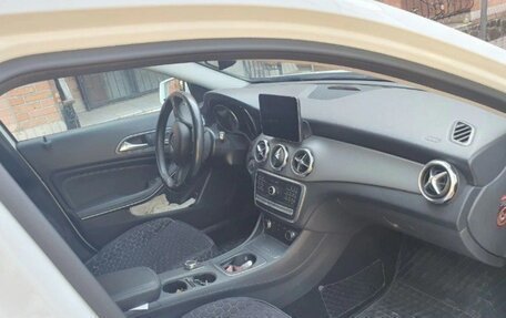 Mercedes-Benz GLA, 2019 год, 2 500 000 рублей, 7 фотография