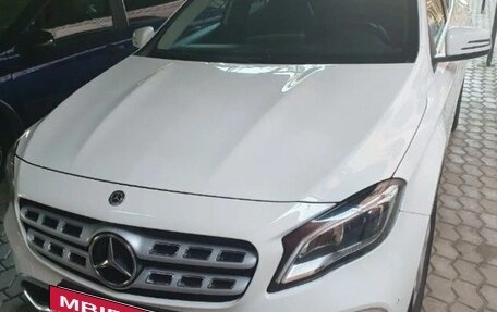 Mercedes-Benz GLA, 2019 год, 2 500 000 рублей, 2 фотография