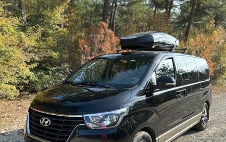 Hyundai H-1 II рестайлинг, 2018 год, 2 700 000 рублей, 3 фотография