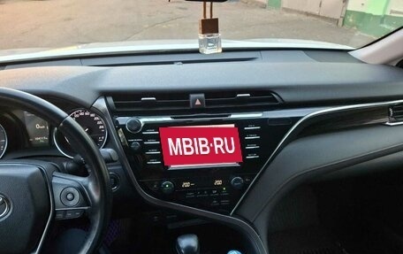 Toyota Camry, 2019 год, 2 500 000 рублей, 10 фотография