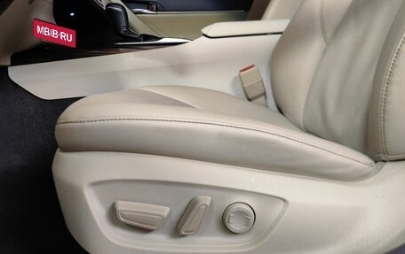 Toyota Camry, 2018 год, 2 399 000 рублей, 20 фотография