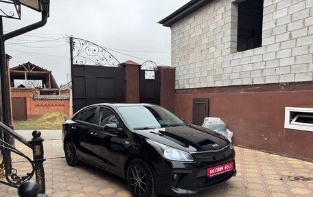KIA Rio IV, 2018 год, 990 000 рублей, 1 фотография