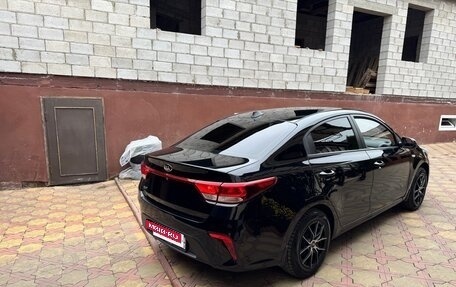 KIA Rio IV, 2018 год, 990 000 рублей, 2 фотография