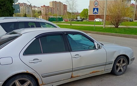 Mercedes-Benz E-Класс, 2001 год, 299 000 рублей, 3 фотография