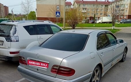 Mercedes-Benz E-Класс, 2001 год, 299 000 рублей, 2 фотография
