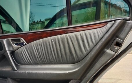 Mercedes-Benz E-Класс, 2001 год, 299 000 рублей, 13 фотография