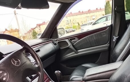 Mercedes-Benz E-Класс, 2001 год, 299 000 рублей, 10 фотография