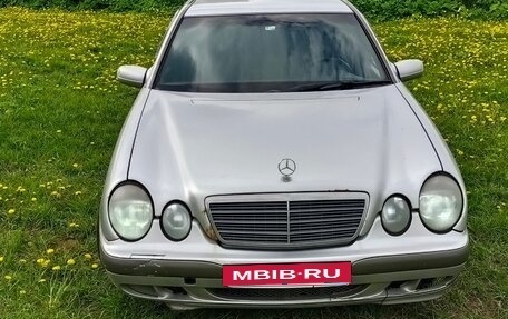 Mercedes-Benz E-Класс, 2001 год, 299 000 рублей, 19 фотография