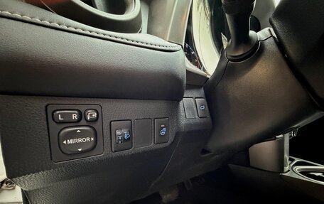 Toyota RAV4, 2016 год, 1 970 000 рублей, 15 фотография