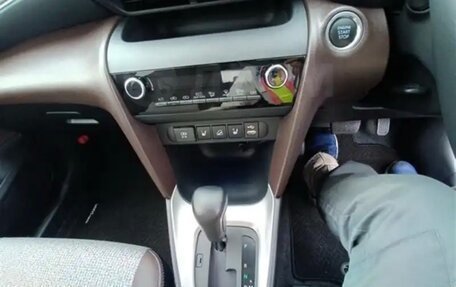 Toyota Yaris Cross, 2020 год, 2 370 000 рублей, 16 фотография