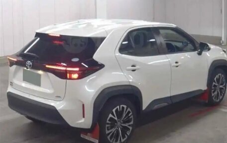 Toyota Yaris Cross, 2020 год, 2 370 000 рублей, 4 фотография